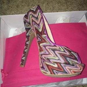 NIB Shoedazzle platform pumps